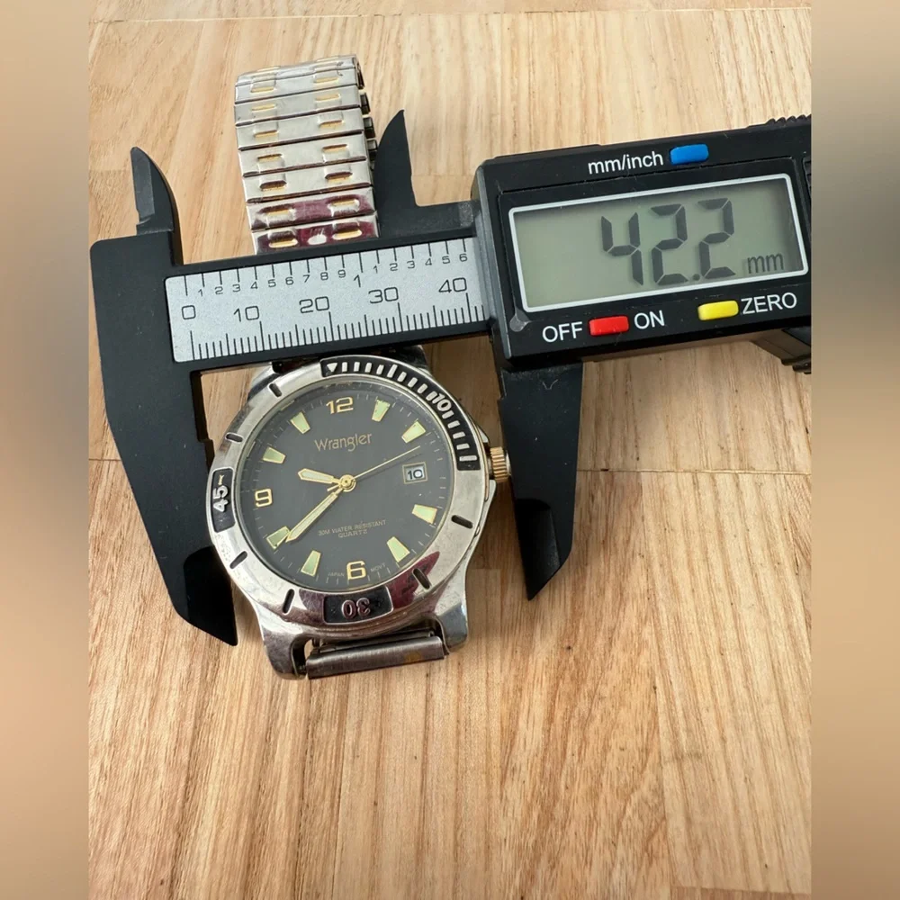 Vintage wrangler Hero men’s two tone stainless steel watch NEW BATTERY